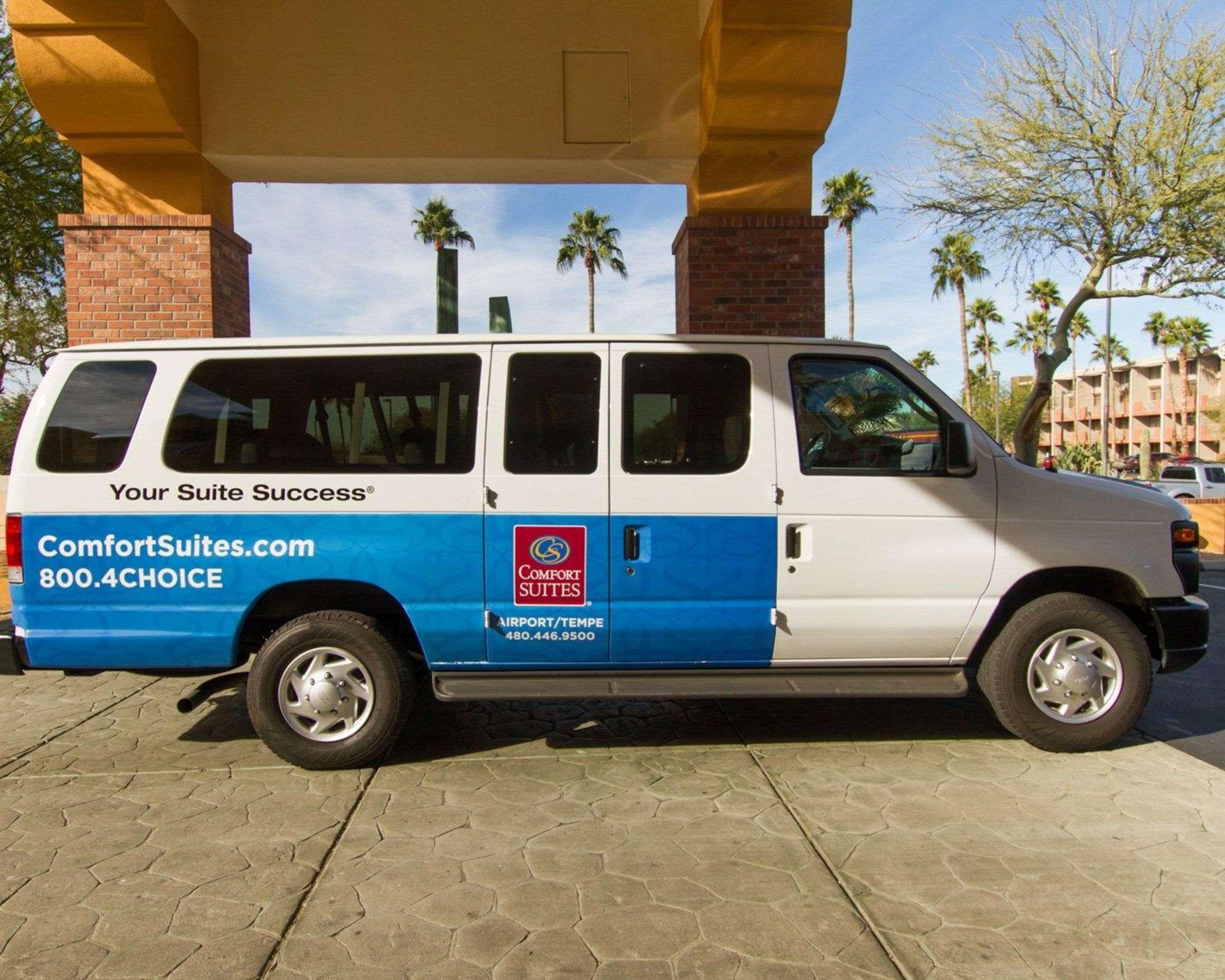 Comfort Suites Phoenix Airport Tempe Exterior photo